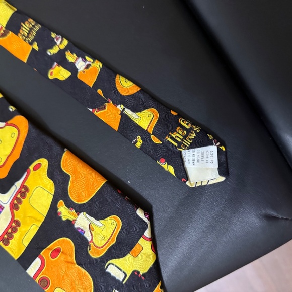 RARE Vintage Beatles Yellow Submarine Tie - Picture 3 of 4